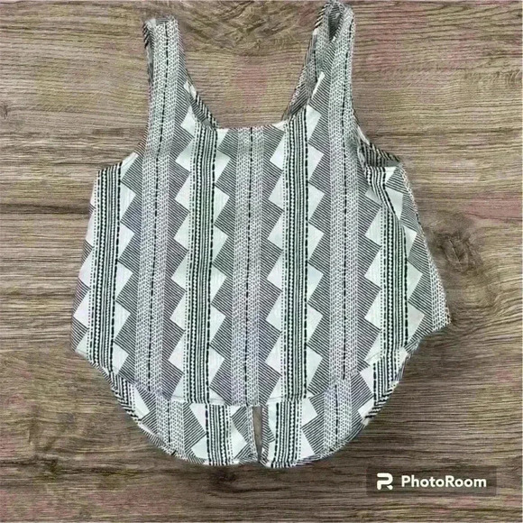 Summer Tank Top Size Small - Picture 1 of 3
